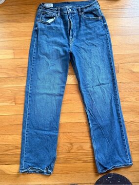GAP Women’s Straight-Leg Blue Jeans